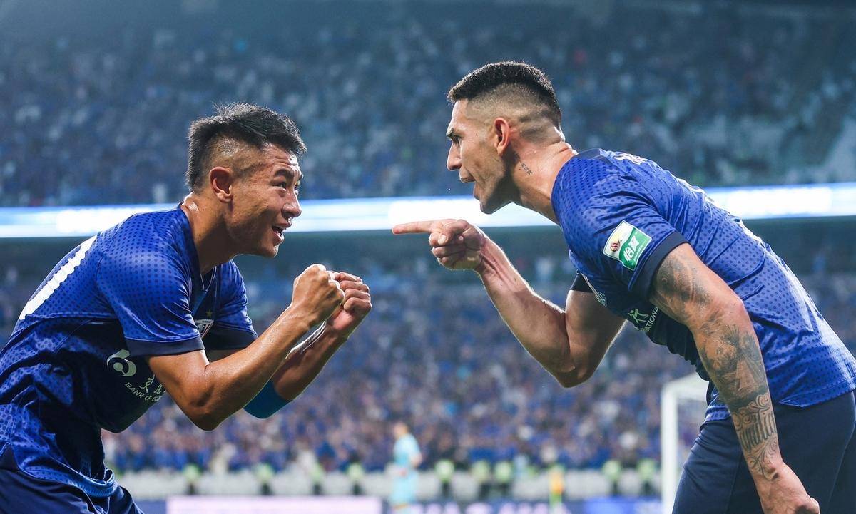 上海申花主场负于重庆斯威，战绩有所波动的简单介绍