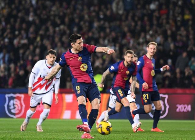 皇马pk巴萨：榜首之争尘埃落定的简单介绍