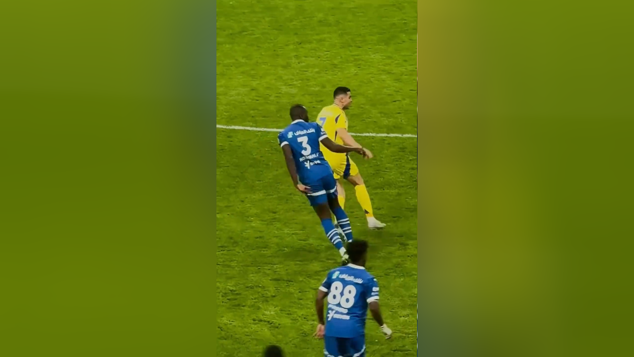 包含厄瓜多尔田径选手冲刺全力，斩获好成绩的词条