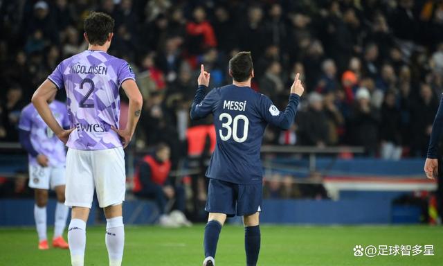 包含巴黎圣日耳曼豪取十连胜，霸气登顶的词条