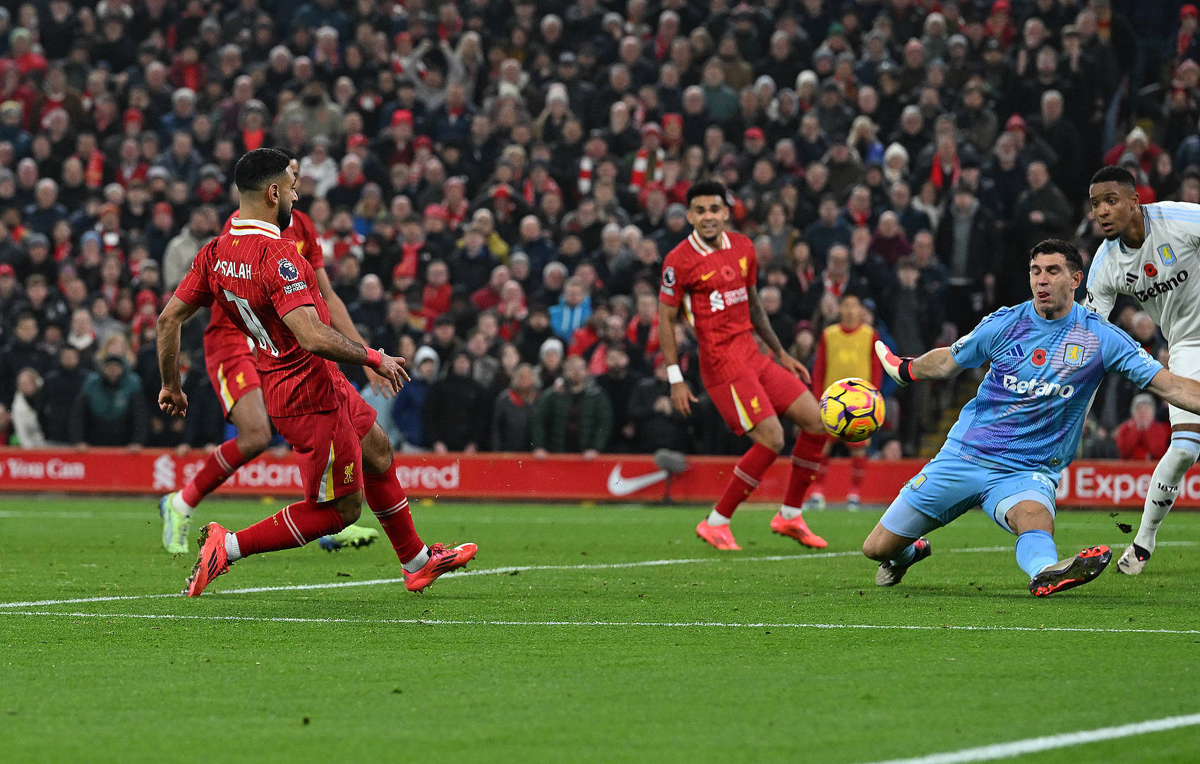 屡破封防创造进球记录让球队震撼的简单介绍