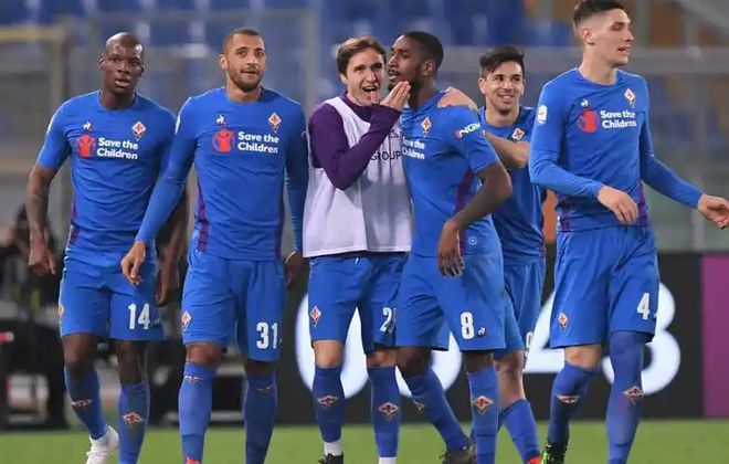 包含激烈竞争!足球赛事再度引爆球迷热情的词条 包含激烈竞争!足球赛事再度引爆球迷热情的词条