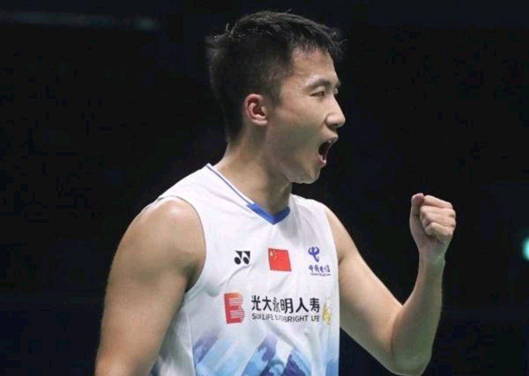 明星球员在联赛中表现出色,广受好评 明星球员在联赛中表现出色,广受好评