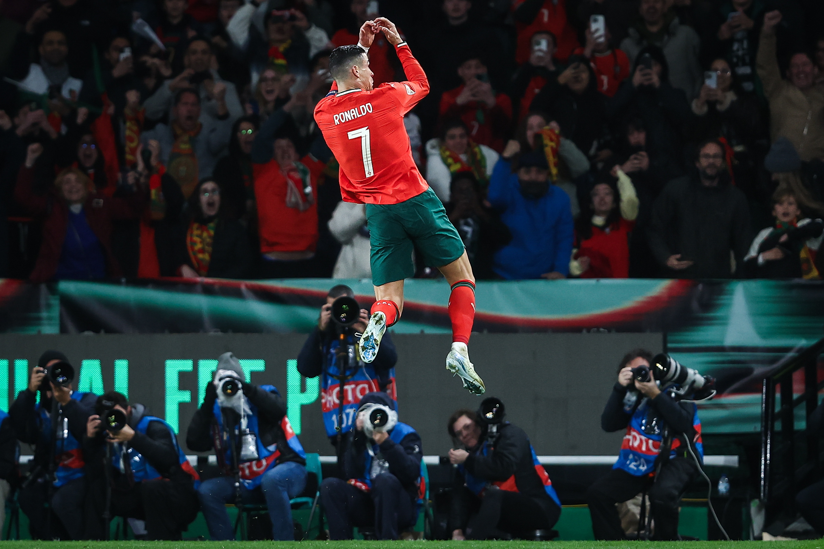 爱游戏入口-葡萄牙光芒亮眼：欧国联黄金时代的简单介绍