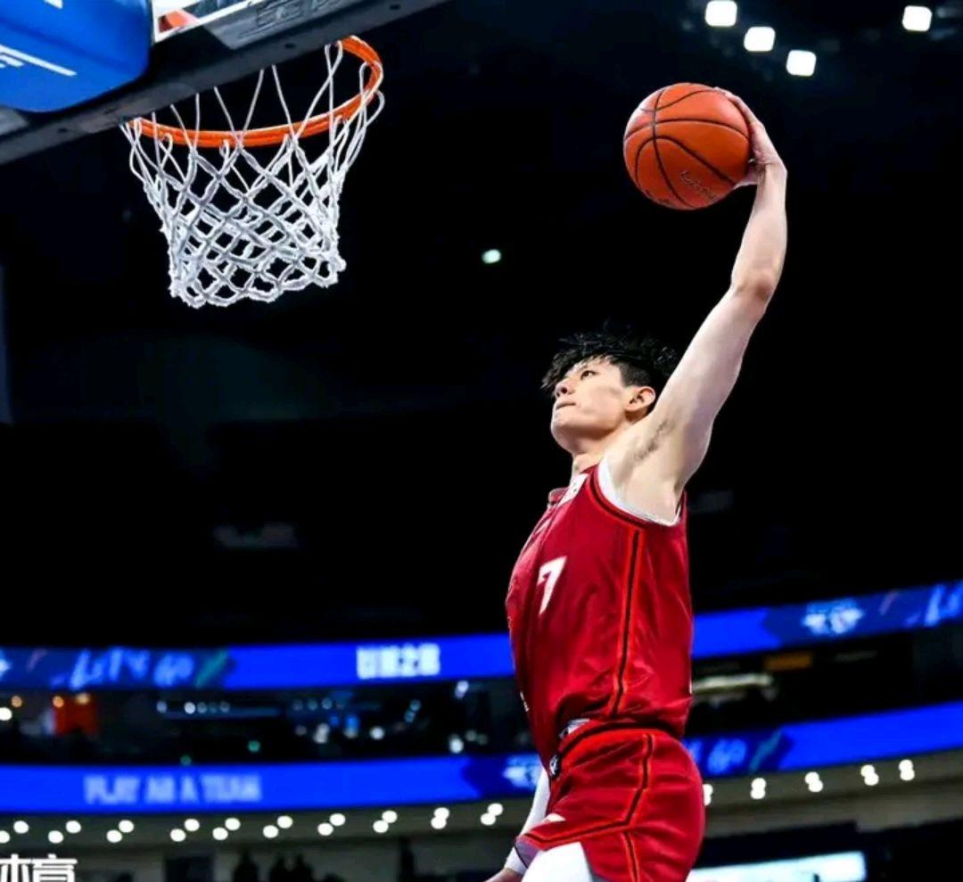 爱游戏登录-包含山东队战力强劲，目标锁定季后赛席位的词条