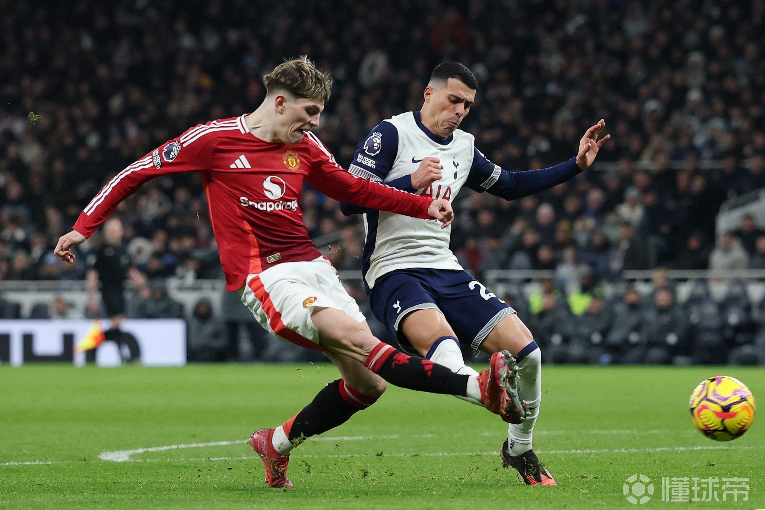 曼联客场逆转,成功晋级淘汰赛 曼联客场逆转,成功晋级淘汰赛