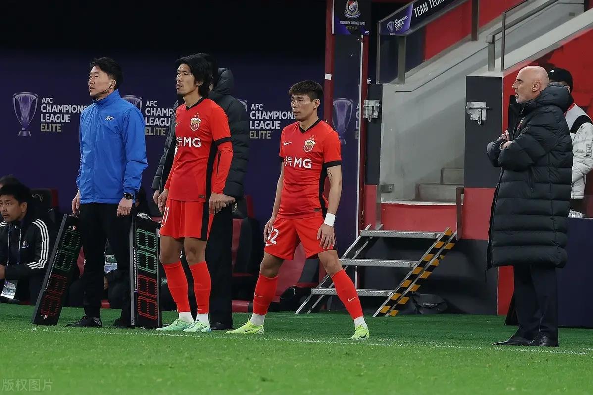 上海上港前锋受伤,对球队目标形成威胁的简单介绍 上海上港前锋受伤,对球队目标形成威胁的简单介绍