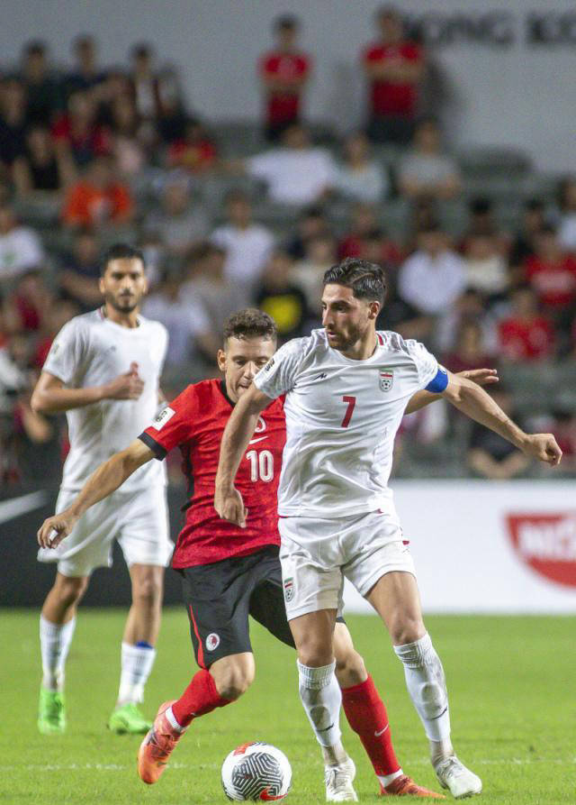 爱游戏入口-雷恩队遭遇挑战，难以突破对手防线