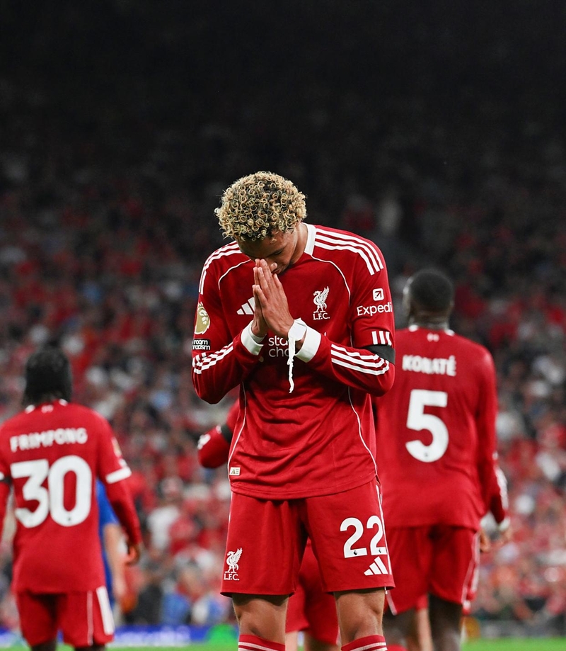 爱游戏网页版-利物浦主场惨遭逆转，英超前四形势不乐观