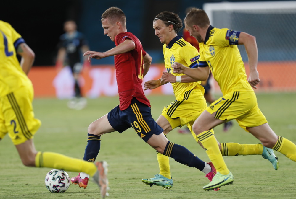 包含西班牙客场再负瑞典，不利晋级前景的词条