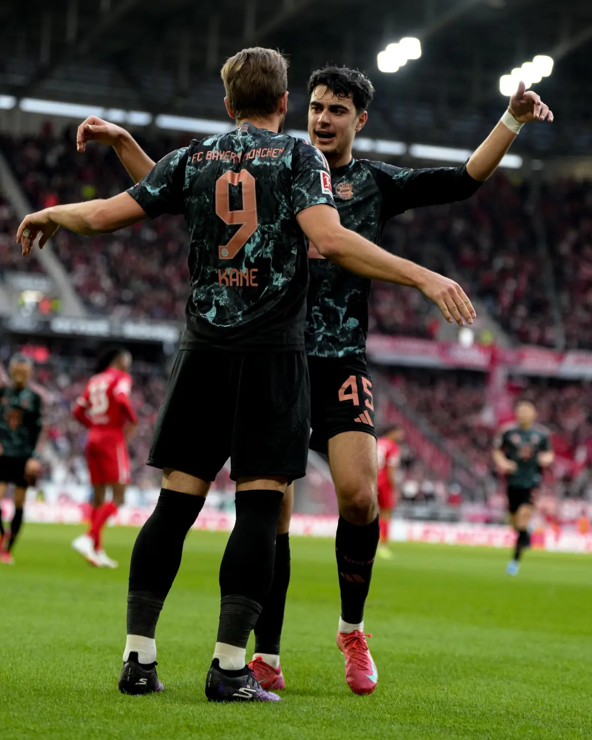 拜仁慕尼黑客场击败了弗莱堡的比赛 拜仁慕尼黑客场击败了弗莱堡的比赛