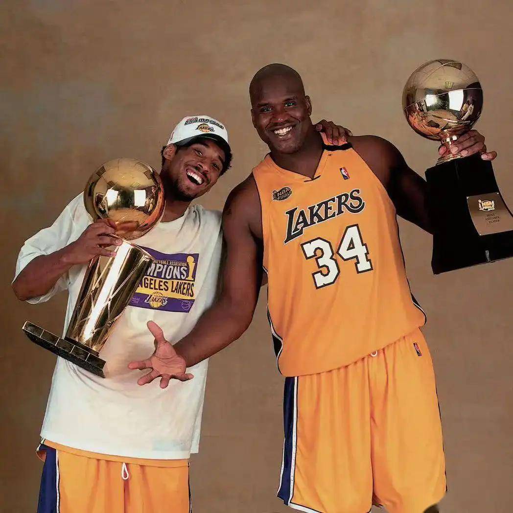 NBA传奇巨星!科比、乔丹、韦德齐聚赛场 NBA传奇巨星!科比、乔丹、韦德齐聚赛场