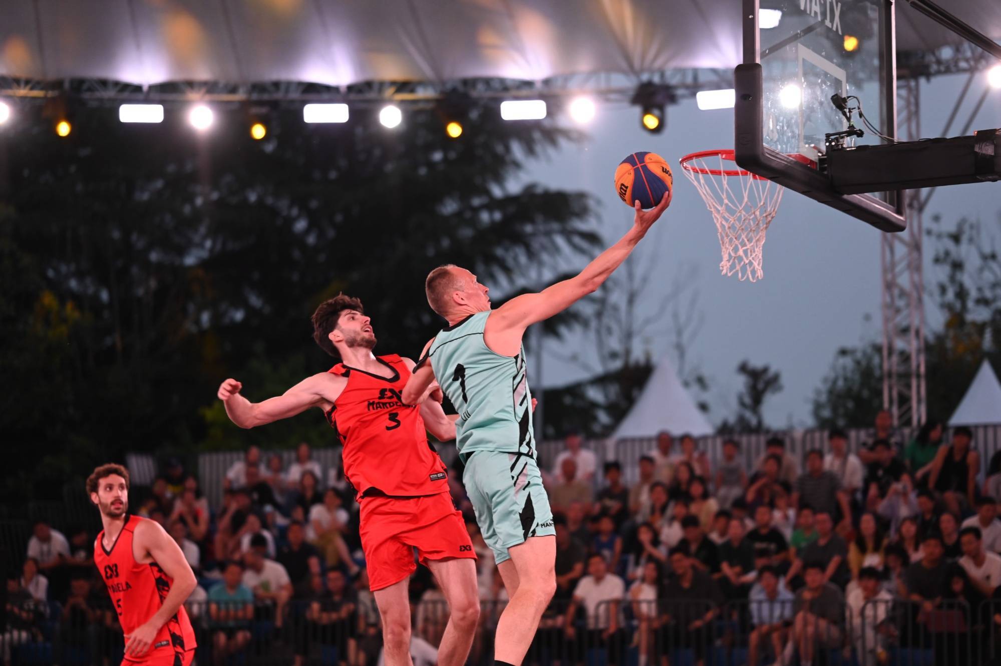 陕西男篮展现实力,积极备战 陕西男篮展现实力,积极备战