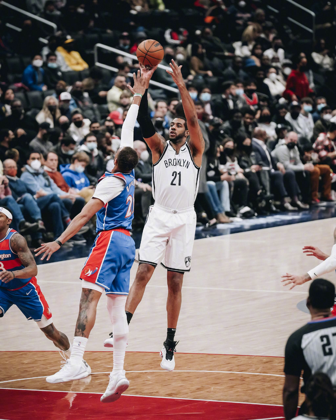 猛龙险胜奇才，保持不败纪录