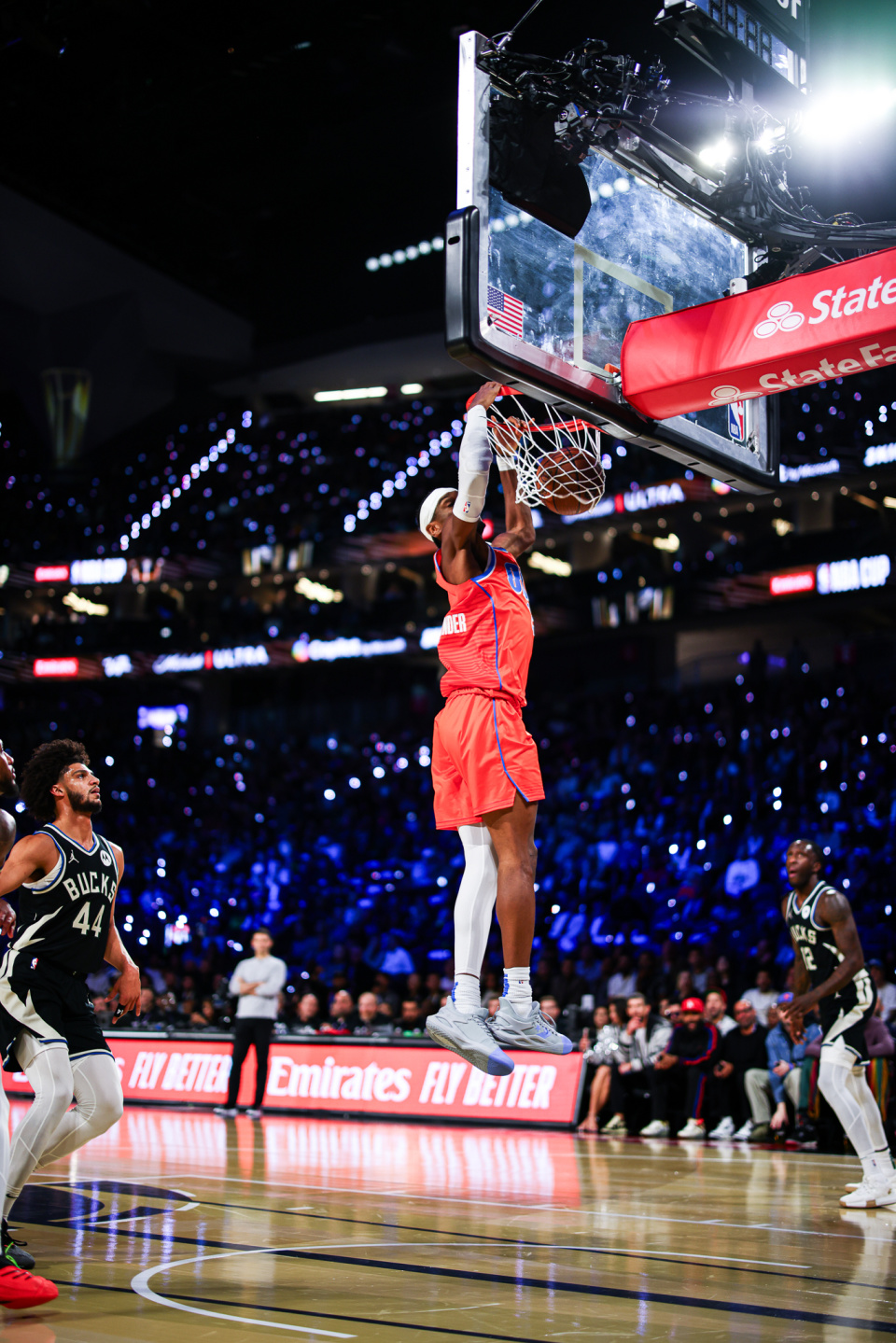 雄鹿队客场力克公牛，米德尔顿在比赛中再创奇迹的简单介绍